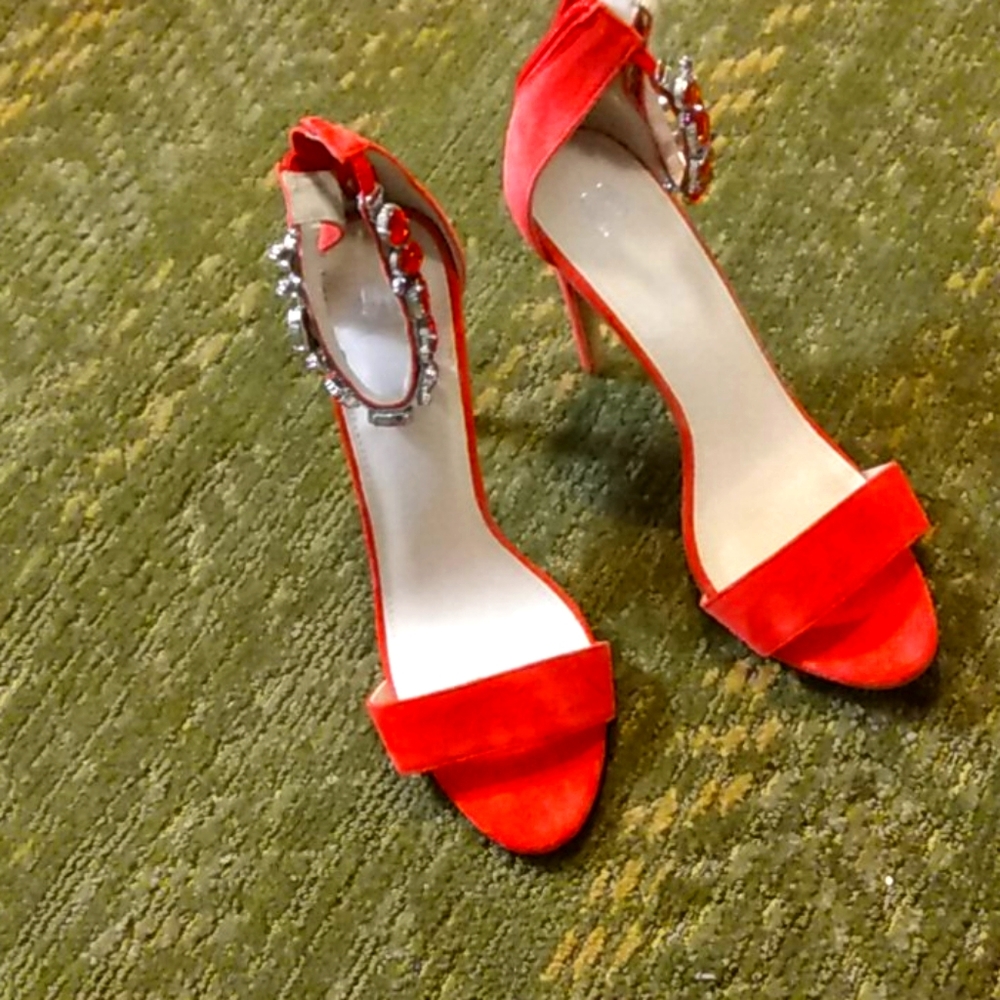 These shoes are new only worn once
